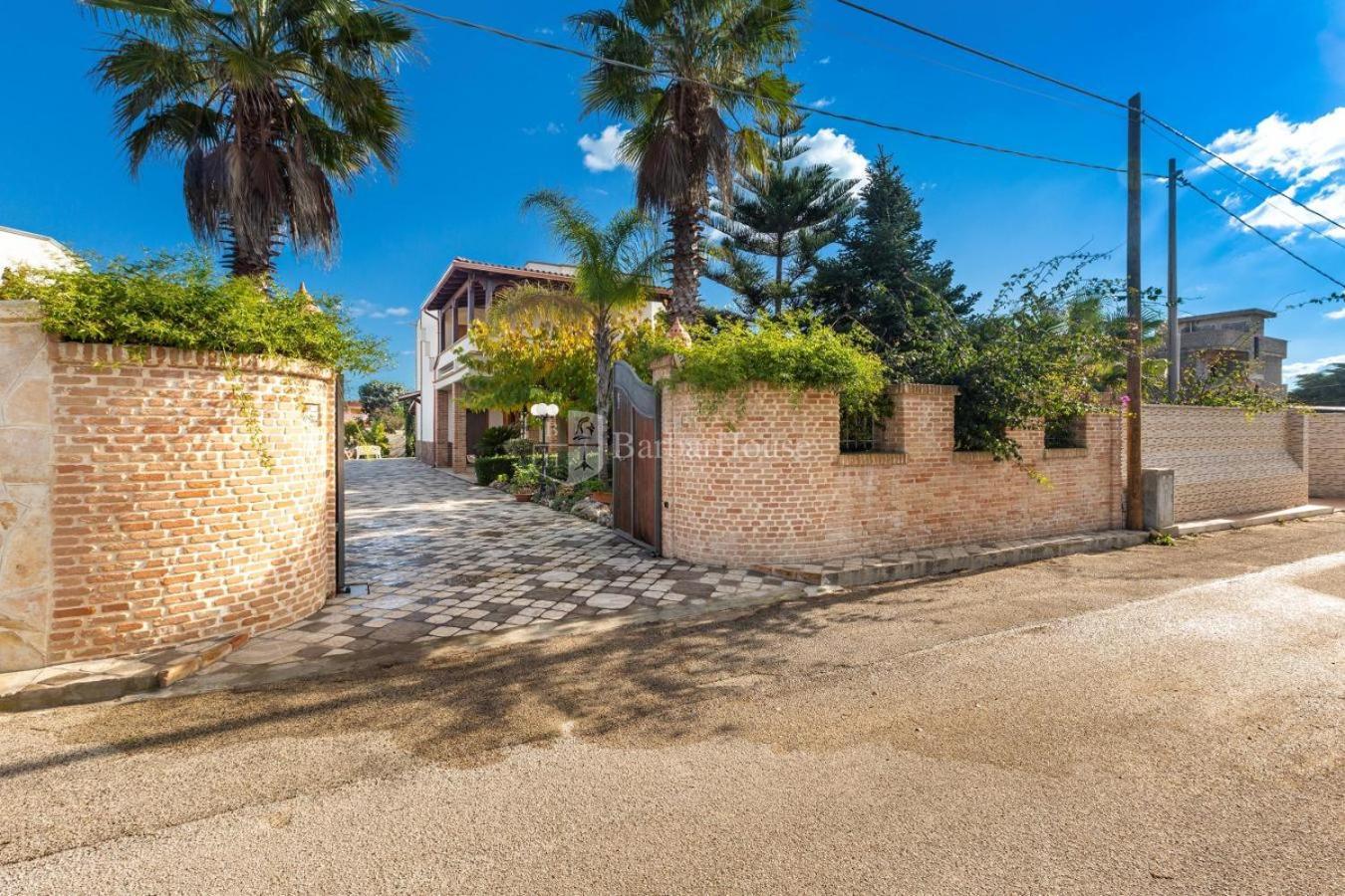 Rosy Holiday home